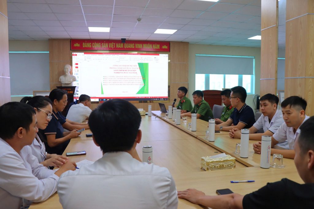 Diễn tập phòng cháy chữa cháy và cứu nạn cứu hộ tại Bệnh viện Đa khoa Hưng Hà