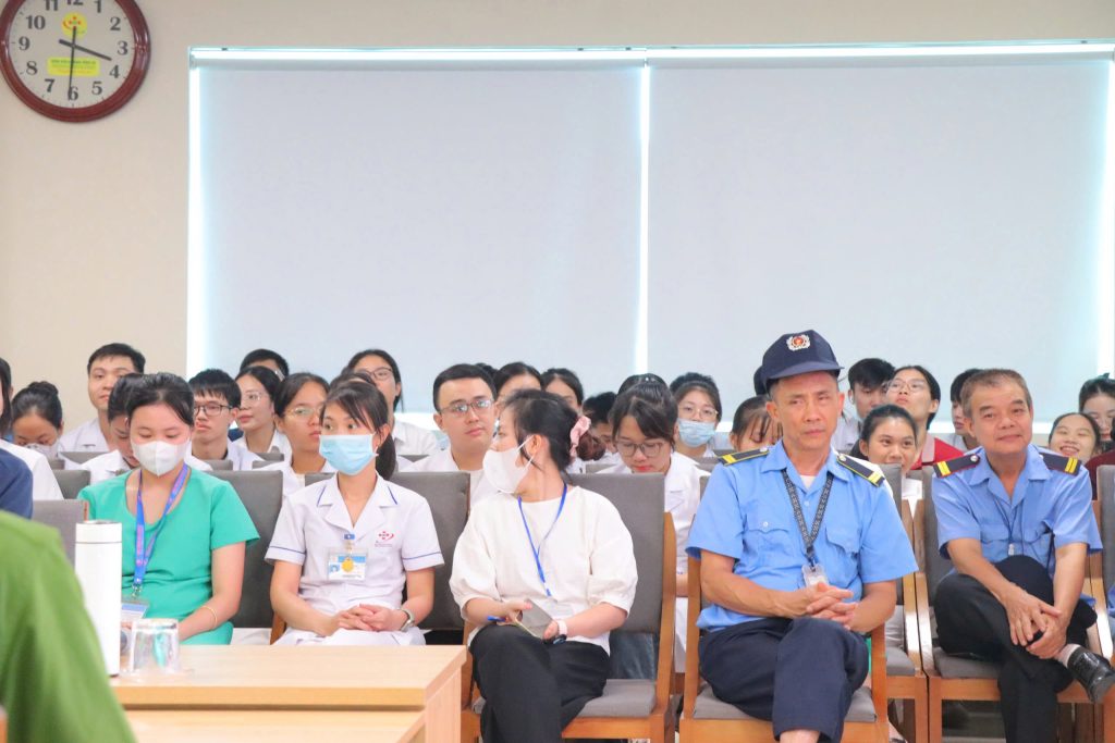 Diễn tập phòng cháy chữa cháy và cứu nạn cứu hộ tại Bệnh viện Đa khoa Hưng Hà