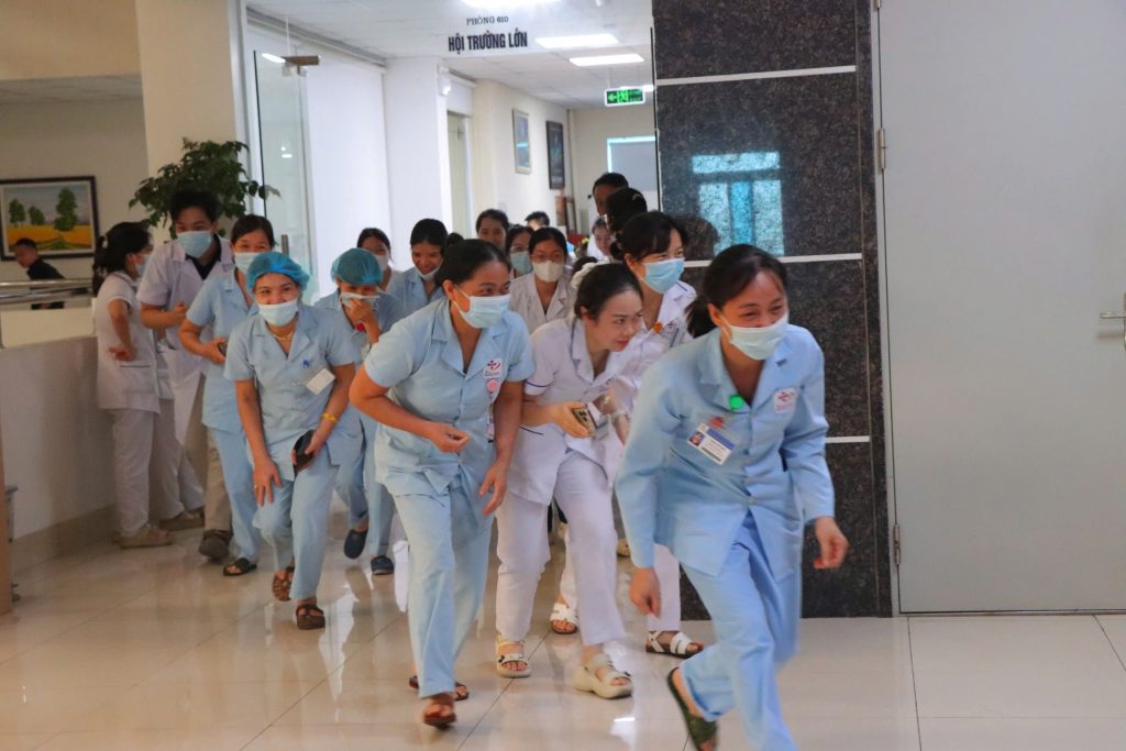 Diễn tập phòng cháy chữa cháy và cứu nạn cứu hộ tại Bệnh viện Đa khoa Hưng Hà